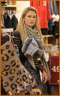 Bar Refaeli: Beverly Hills Shopping Spree